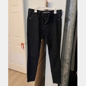 High Rise Universal Thread Jeans